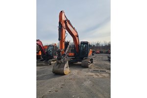 2018 Doosan 225  Excavator